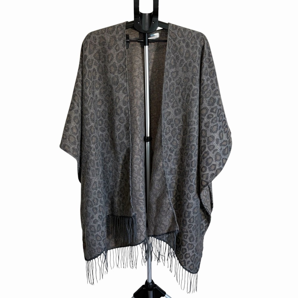 Woolrich Poncho Womens OS Grey Leopard Print Open Front Draped Fringe Boho Shawl
